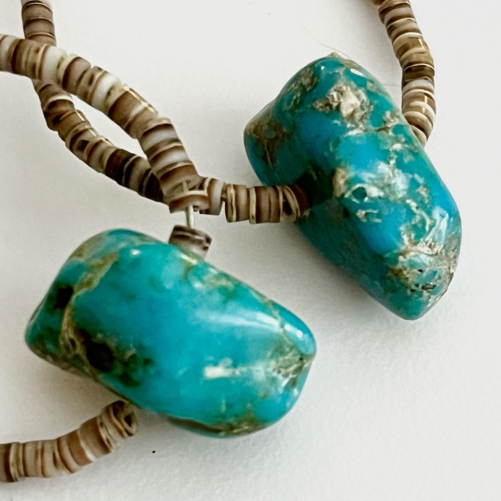 Santo Domingo (Kewa), Old Pawn Vintage Heishi “Ajax” Turquoise Earrings - Picture 4 of 5